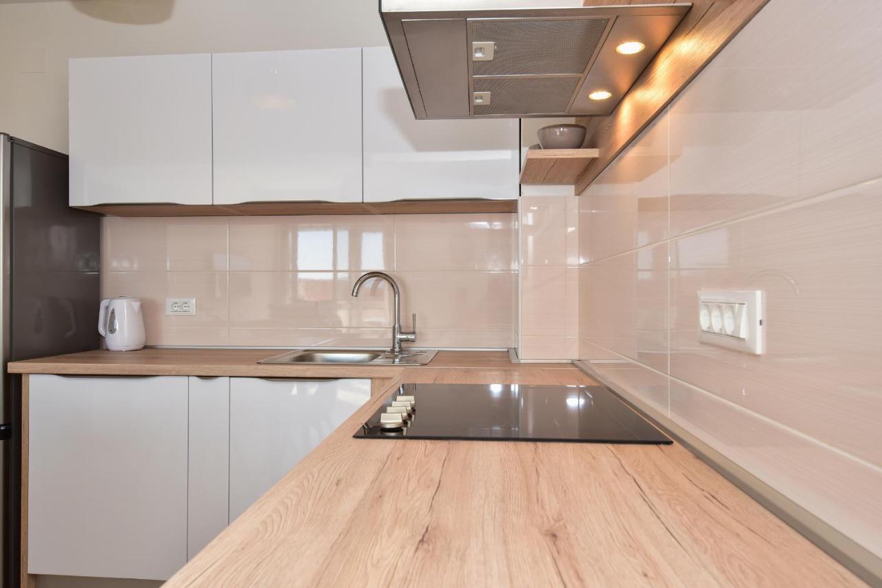 Apartman Luka Igrane Exterior photo